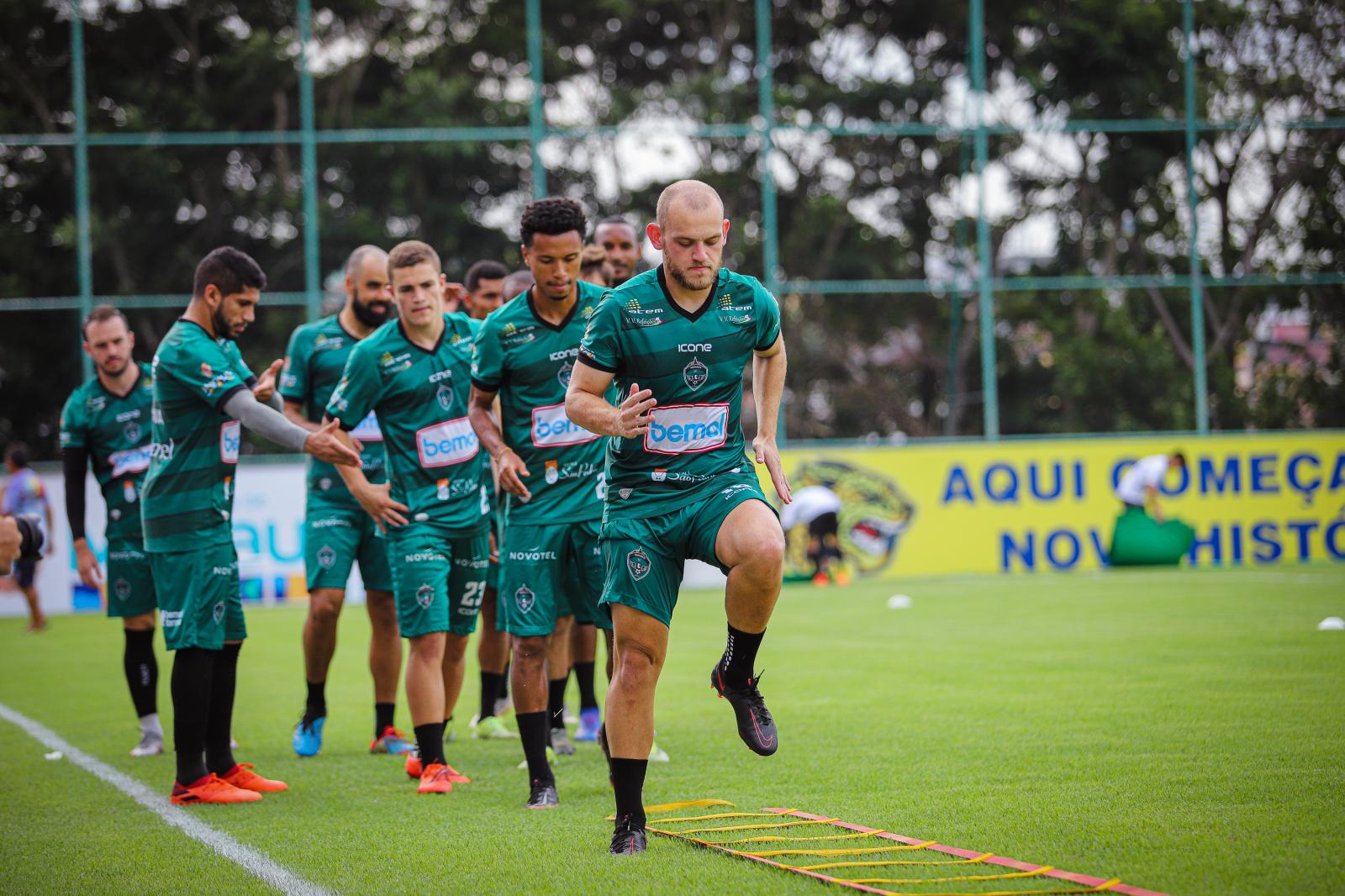 Em coletiva pré-jogo, Piza e Rusch destacam foco do Manaus: "partida extremamente importante"