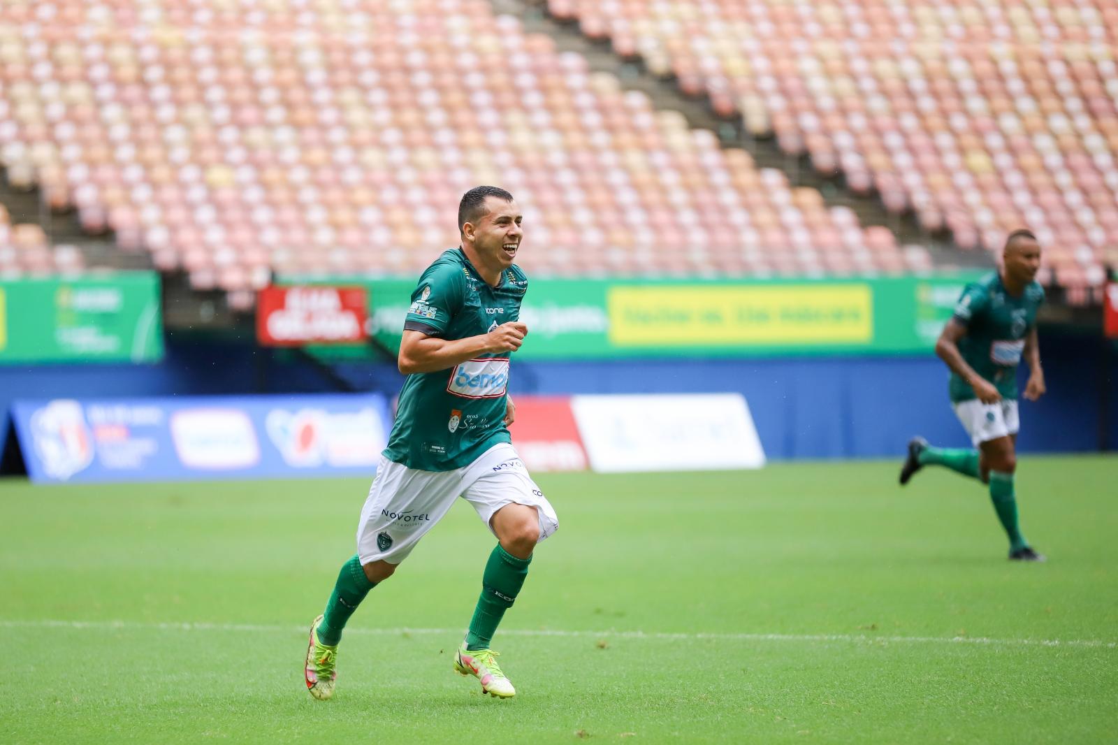 Emocionado, Alvinho dedica gol da vitória ao pai: "tenho certeza de que lá de cima ele acompanha meu trabalho"
